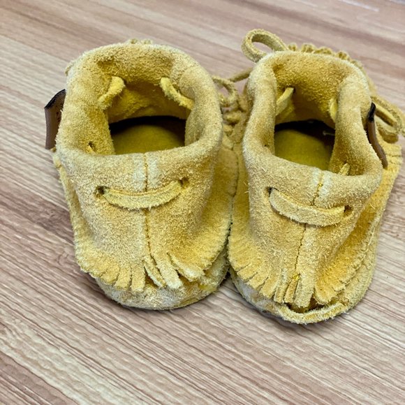 Cozy Yellow Children's Moccasins‎ with Beaded Detail - Picture 6 of 7